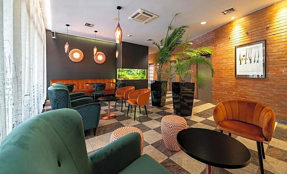 Expo Hotel