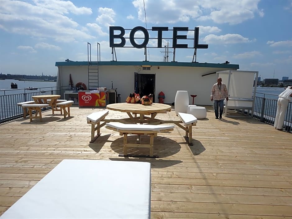 Botel