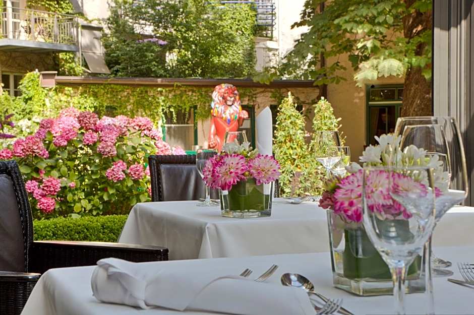 MAXIMILIAN MUNICH Apartments & Hotel