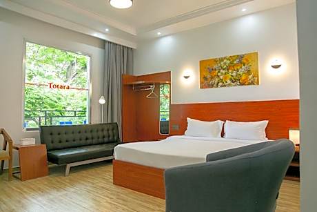 Deluxe Double Room with Balcony
