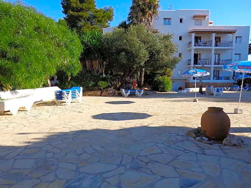 Benet Los Pinares Apartments