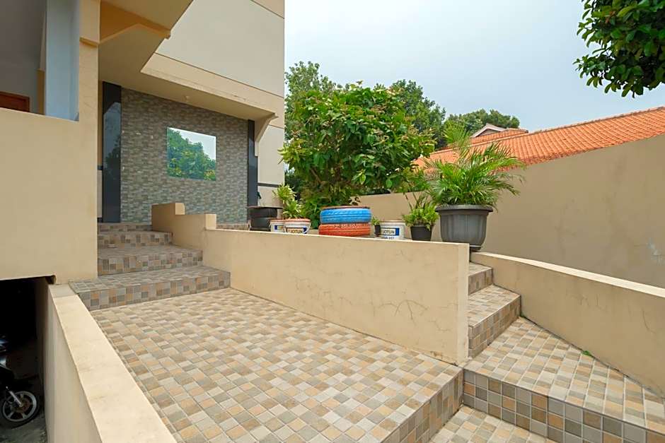 KoolKost Syariah near Kampus Utama Universitas Budi Luhur