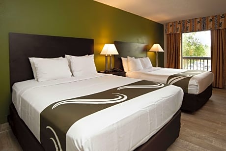 2 Queen Beds Non-Smoking Microwave And Refrigerator Wi-Fi Full Breakfast