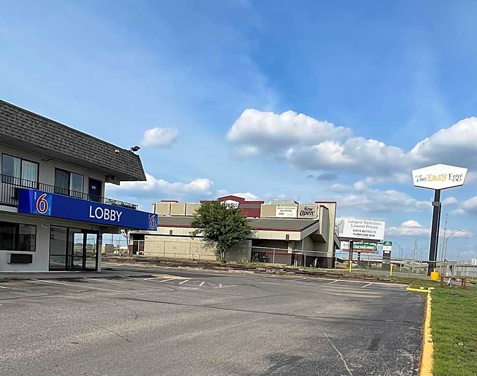 Motel 6-Wichita, KS - AIRPORT