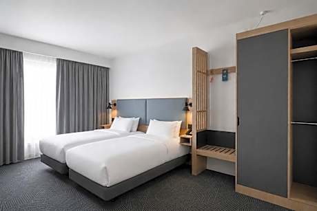 Standard Room with Two Single Beds - Accessible