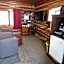 Tall Pines Inn