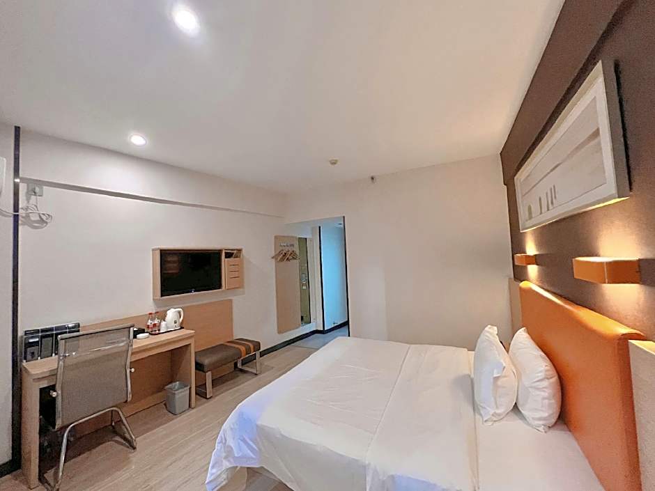 7 Days Premium Changsha Wuyi Plaza Metro Station