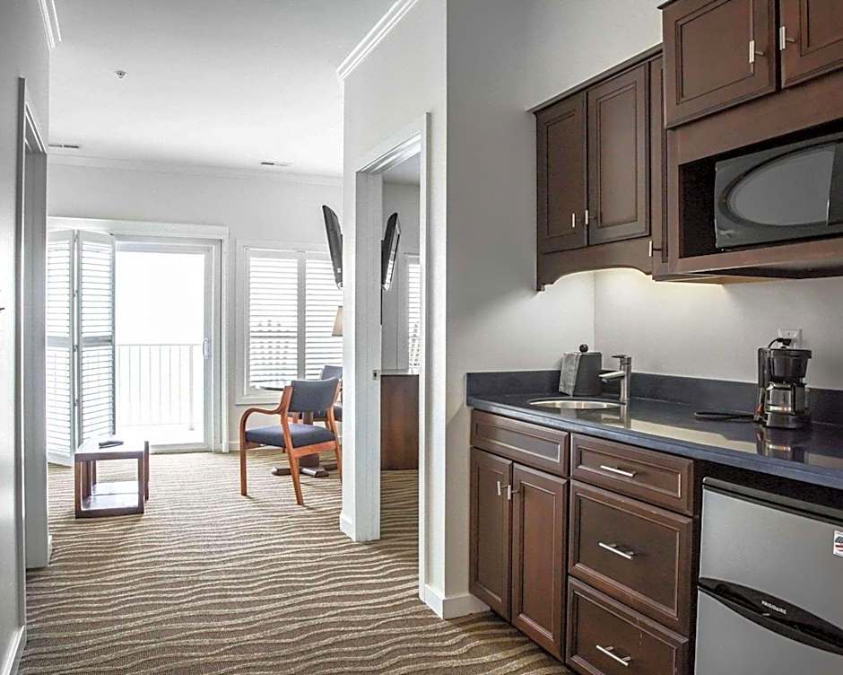 Island Inn & Suites, Ascend Hotel Collection