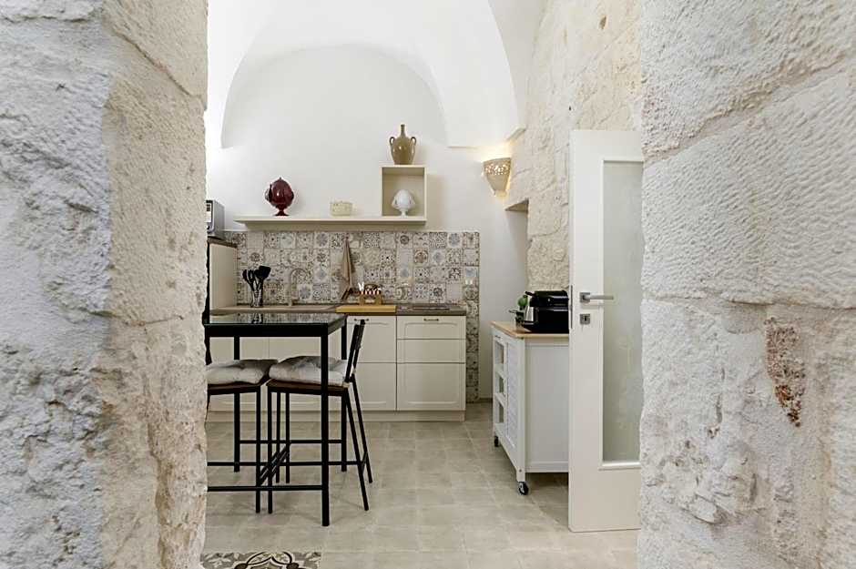 Chesterfield Design Apartment by Wonderful Italy