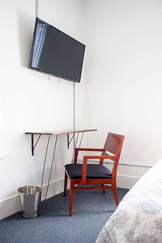11th Avenue Hostel