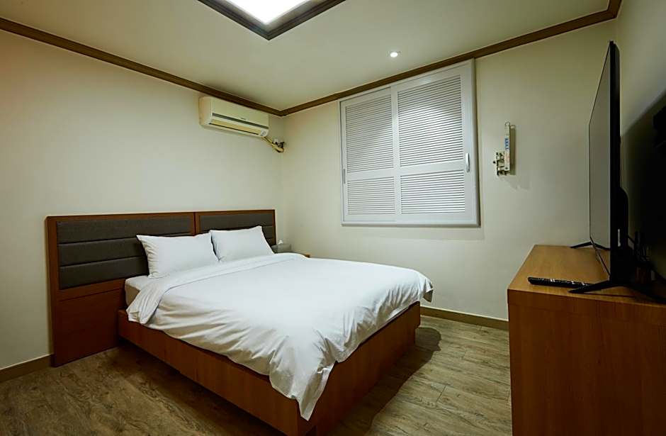 Buan Tree California Hotel