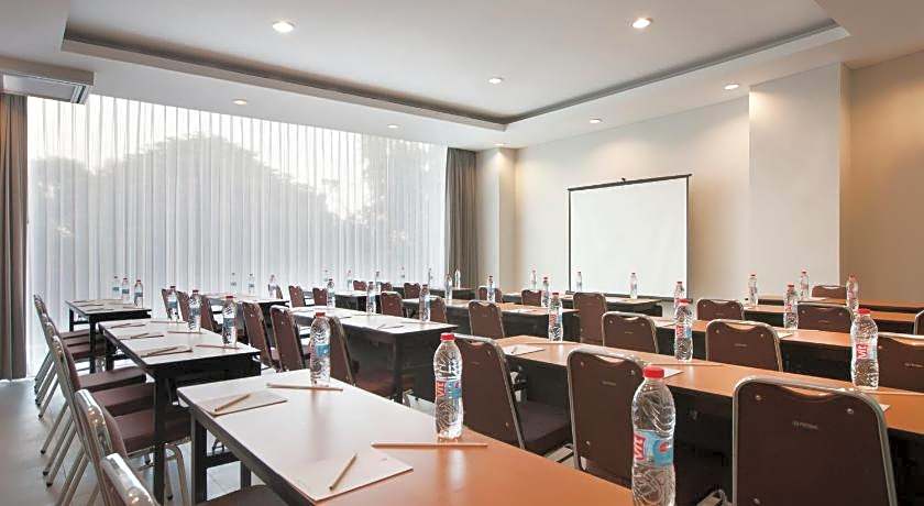 Amaris Hotel Darmo - Surabaya