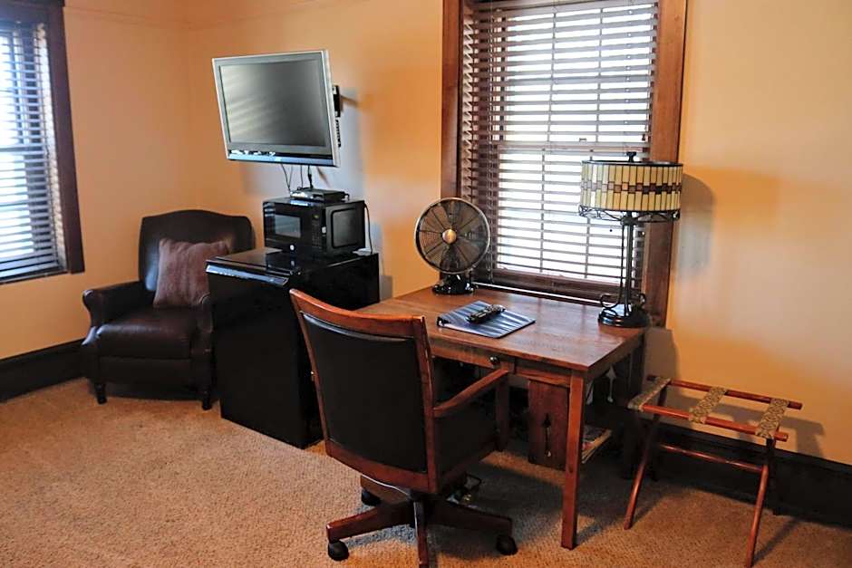 Iowa House Historic Inn