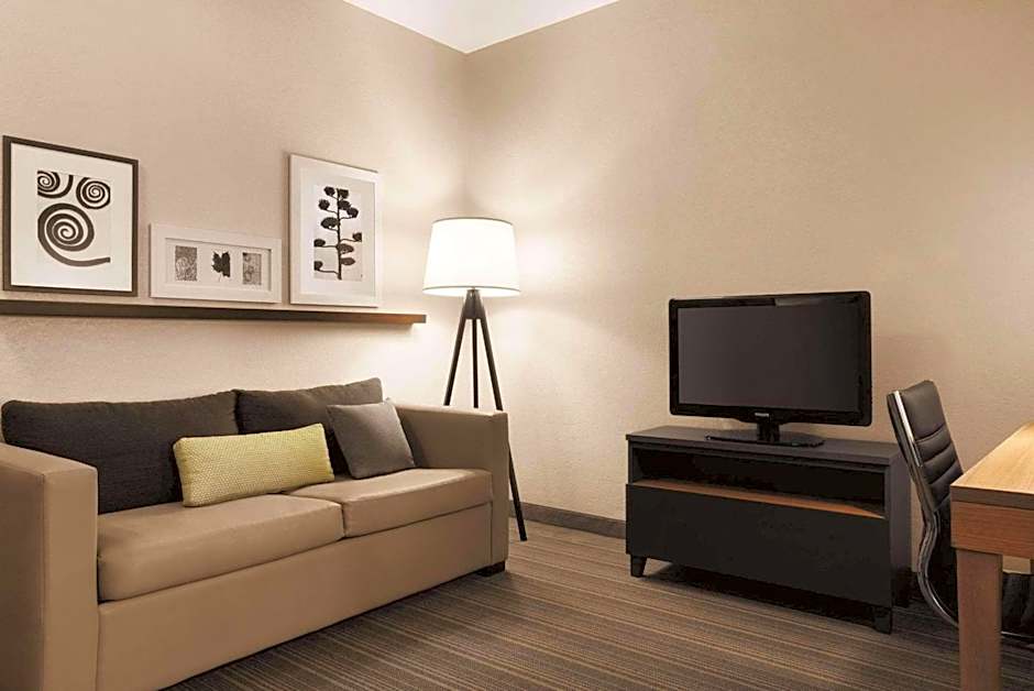 Country Inn & Suites by Radisson, Madison Southwest, WI