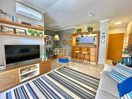 Lindo apartamento 2 quartos 200m da praia c/ AC