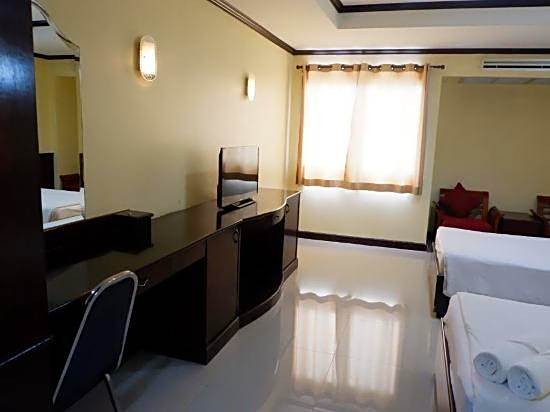 Auychai Grand Hotel