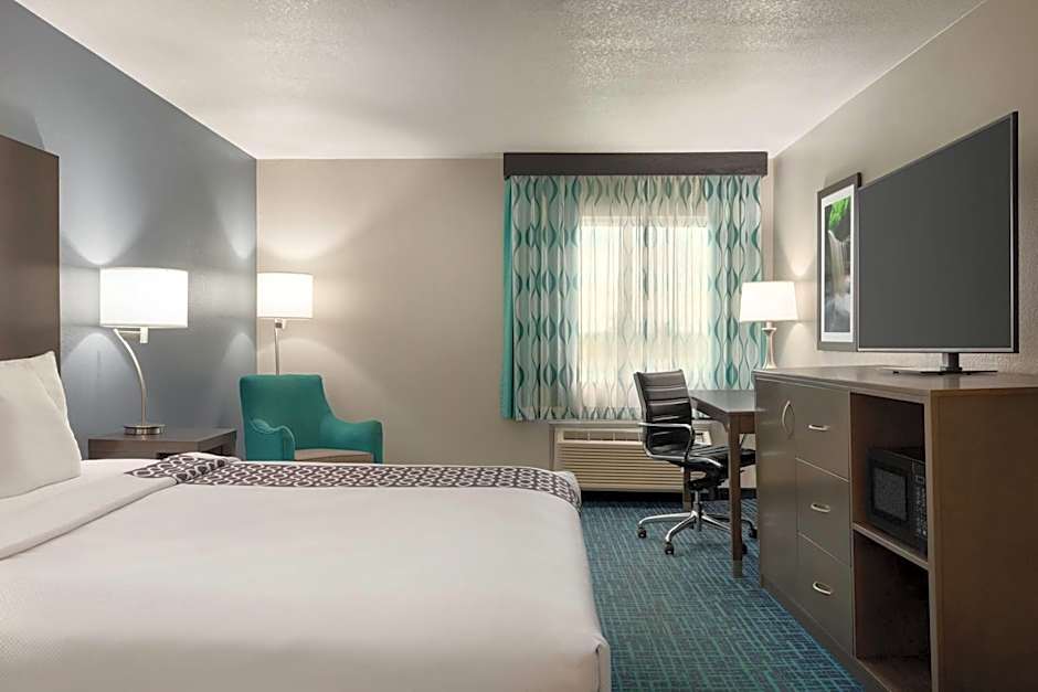 La Quinta Inn & Suites by Wyndham Peru Starved Rock St Park