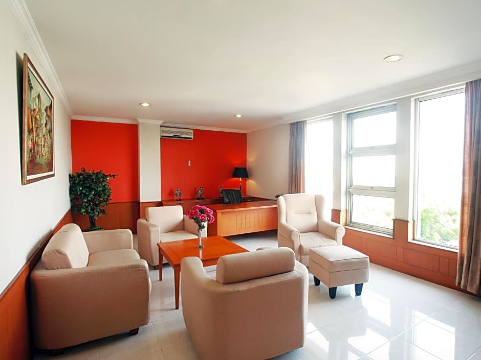 Plaza Hotel Tegal