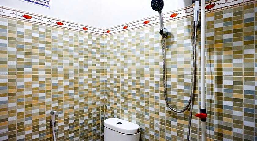 RedDoorz near Mutiara SIS Al Jufrie Airport Palu