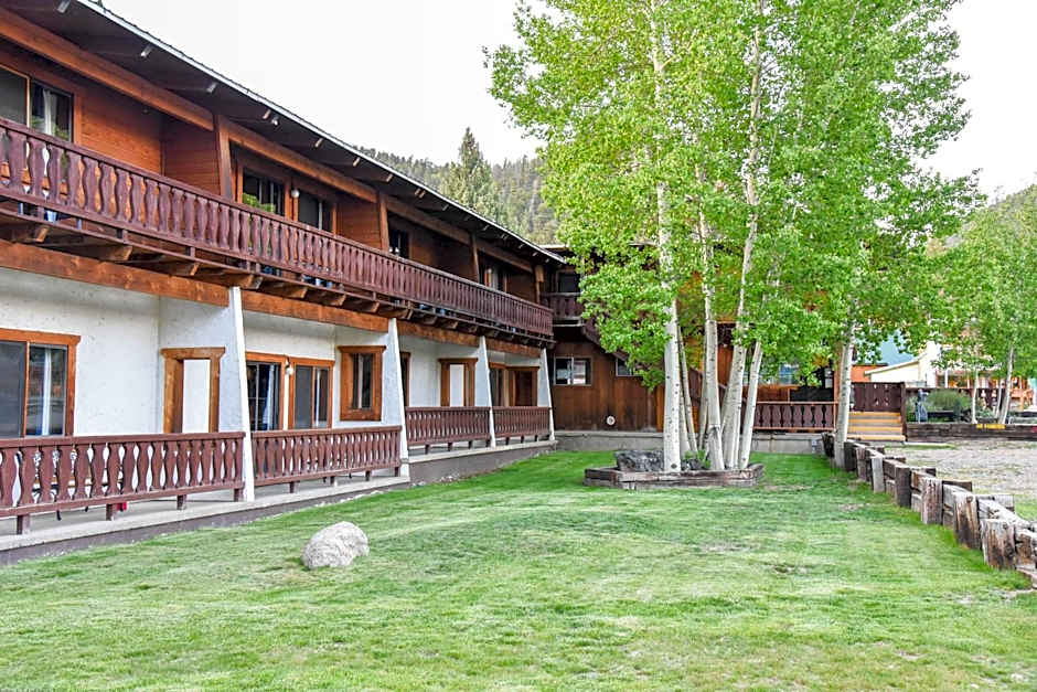 Alpine Lodge Red River