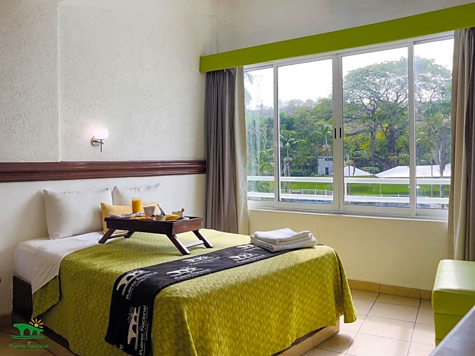 Hotel Puente Nacional & Spa