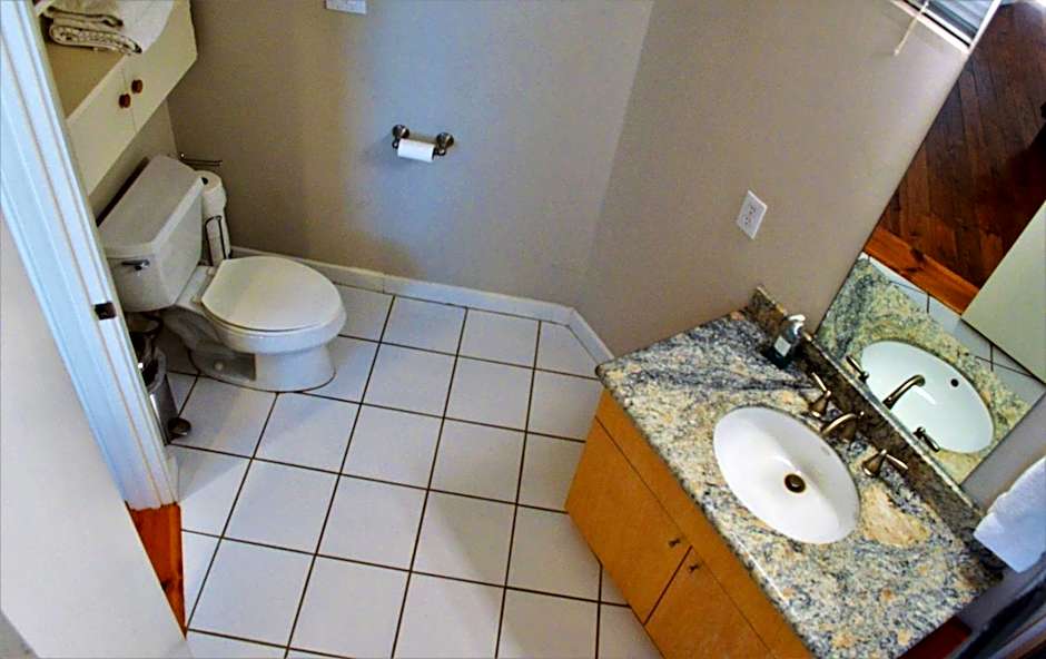 Modern B & B