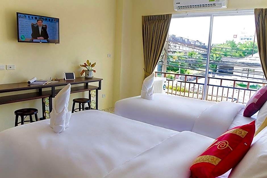 Le Hua Hotel