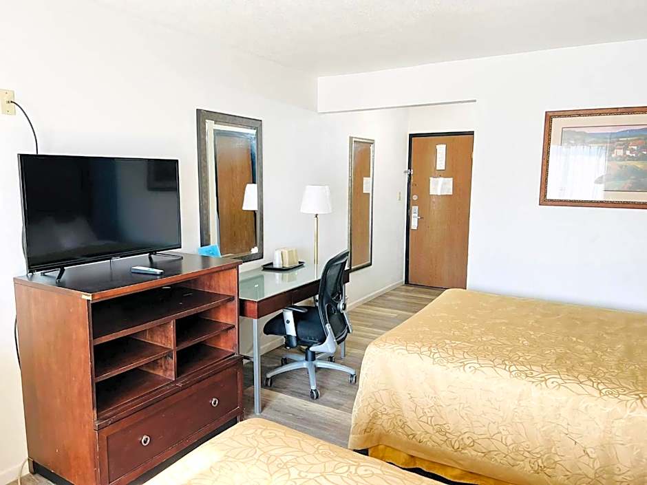 Super 8 by Wyndham Fort Scott