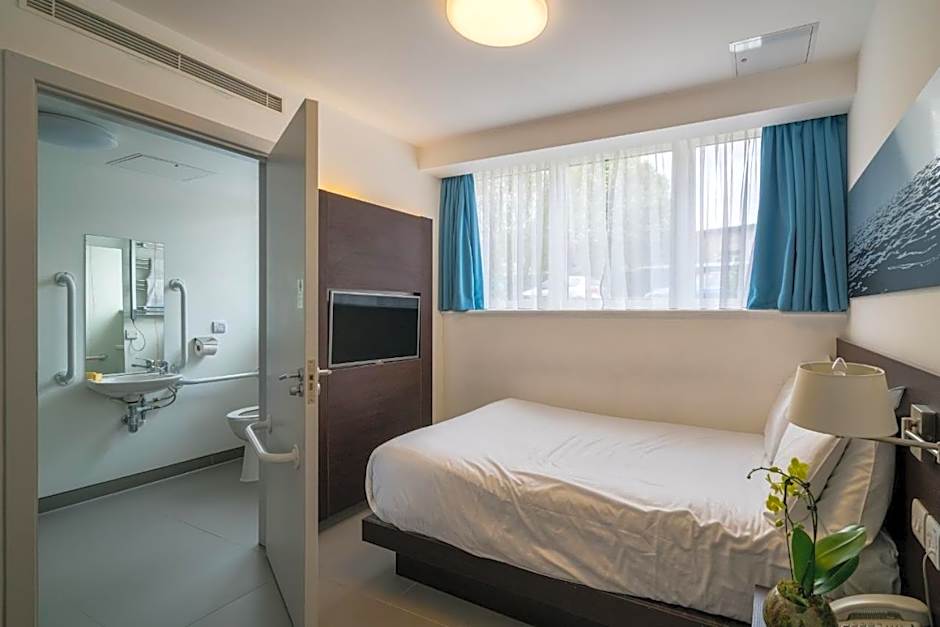 Pelican London Hotel And Residence