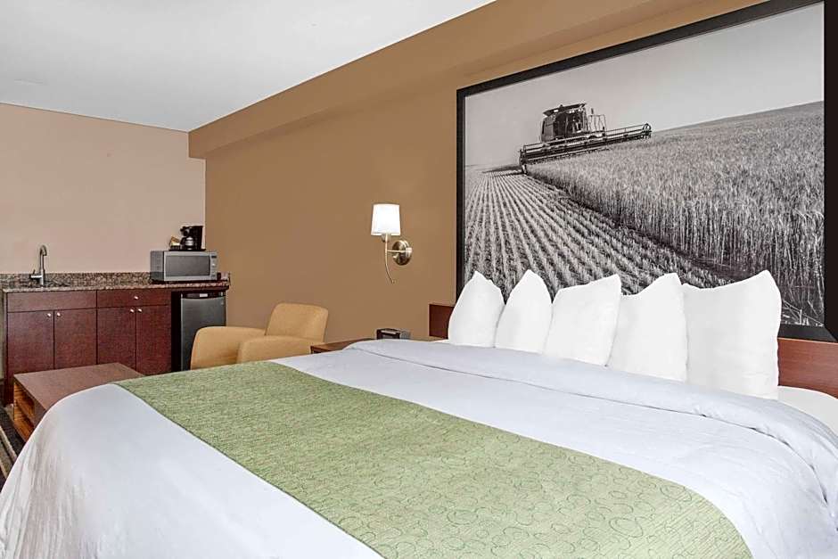 Super 8 by Wyndham Brandon MB