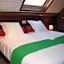 Full House Hotel