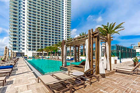 Hyde Beach House Hollywood Private Suites