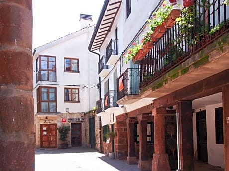 Apartamentos Rurales Altuzarra
