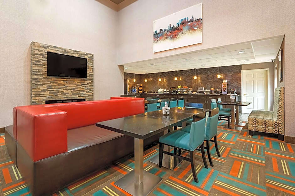 Best Western Bradbury Inn & Suites