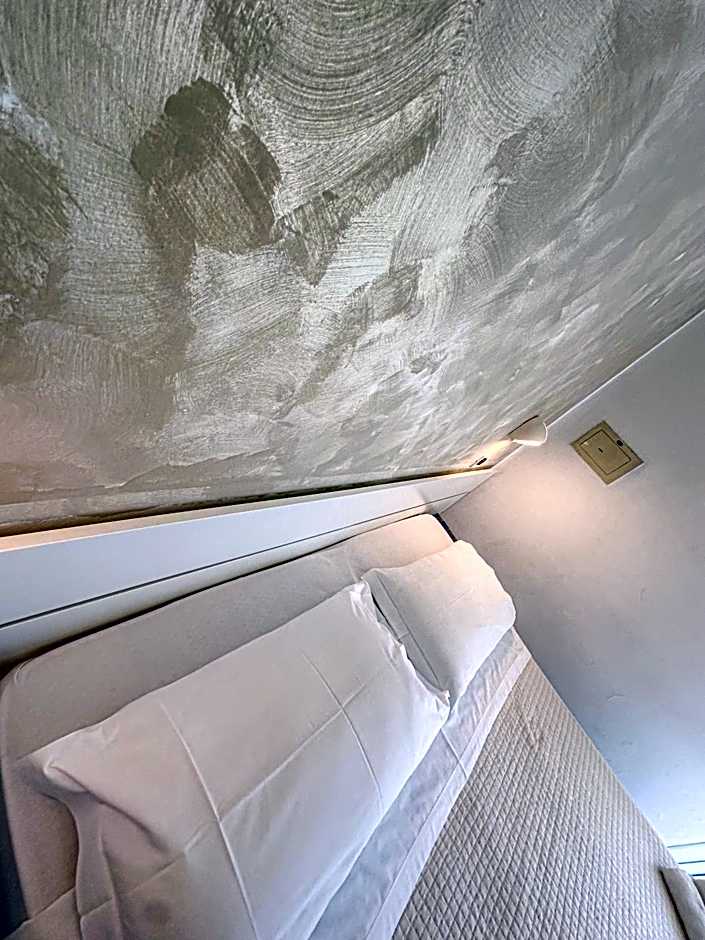 HOTEL JOHN