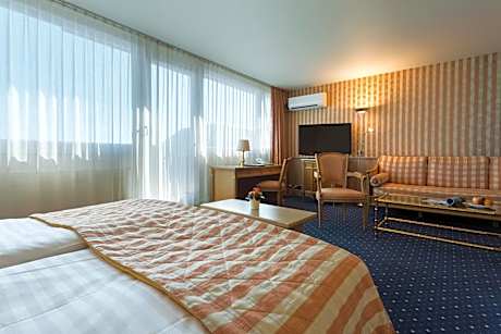 Double Room with Lake View
