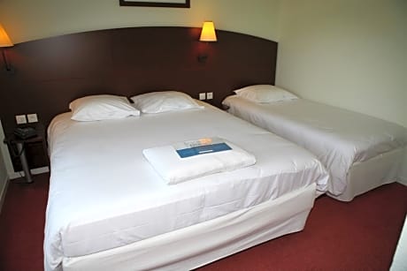 Standard Room - 1 Double Bed 1 Single Bed