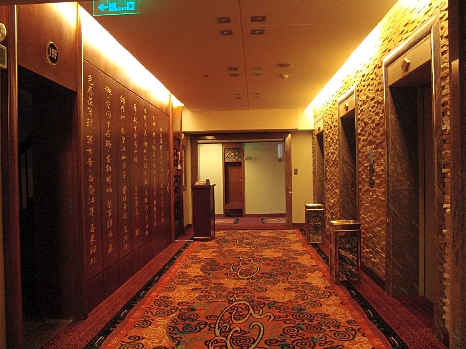 Golden Spring Hotel