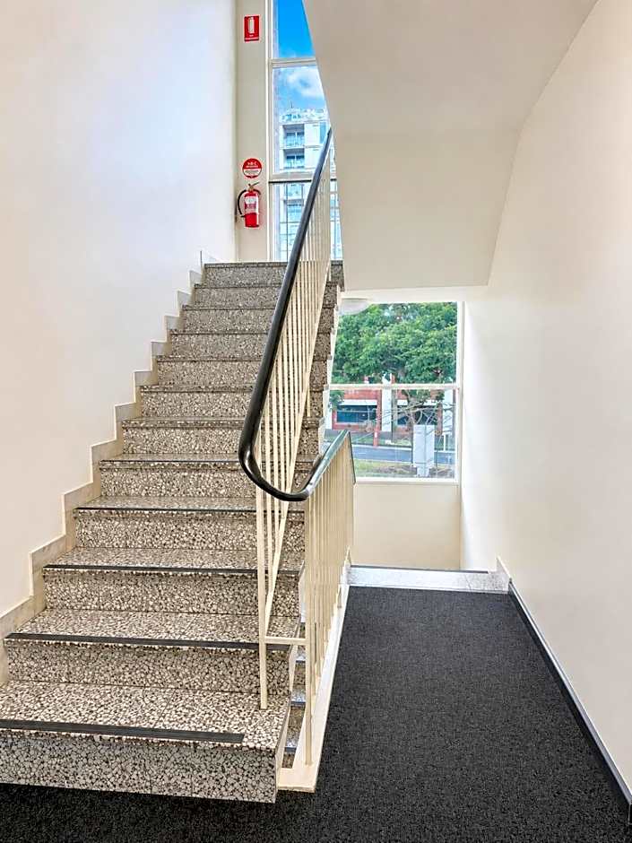 City Edge East Melbourne Apartment Hotel