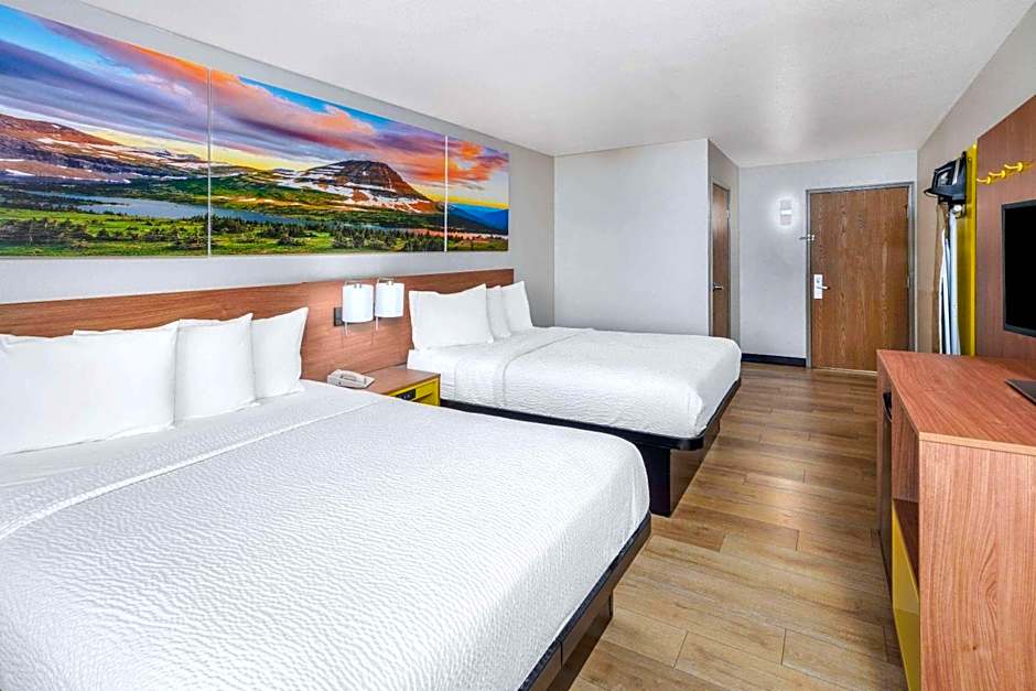Days Inn & Suites by Wyndham Greeley