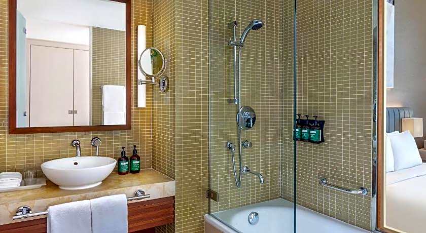 Yas Plaza Marina By Ihg