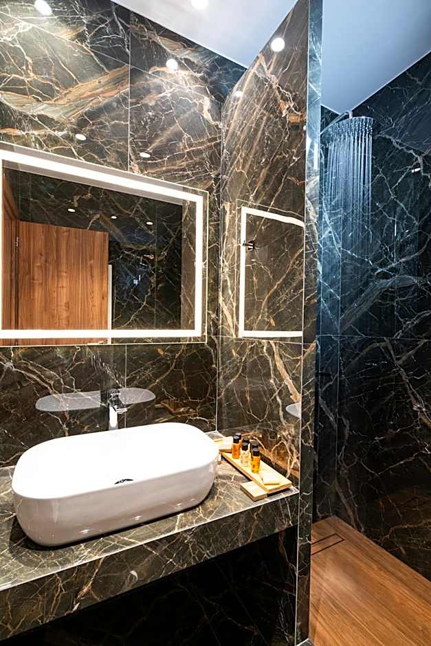 FLOARA DI MUNTE Forest Luxury Suites