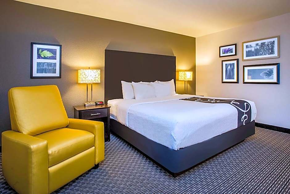 La Quinta Inn & Suites by Wyndham Oshkosh