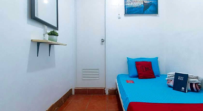 RedDoorz near OWWA Pasay