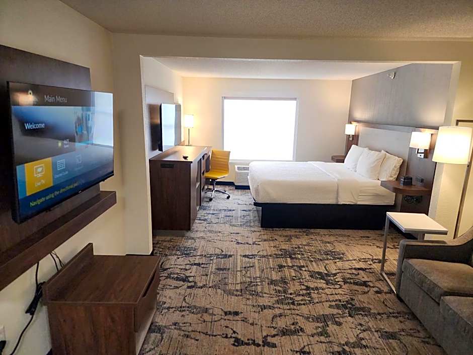 La Quinta Inn & Suites by Wyndham Milwaukee South West New Berlin