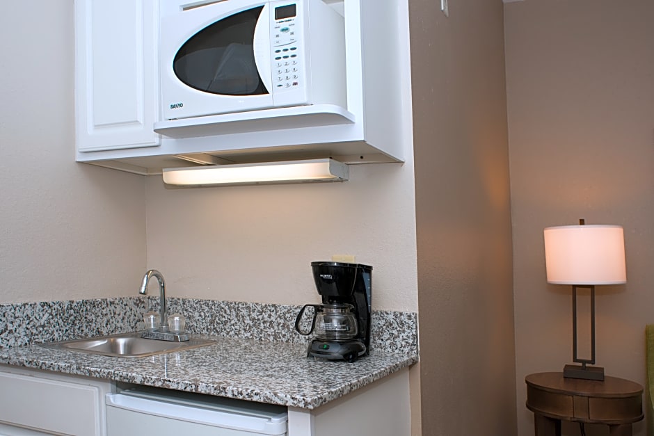 Comfort Suites Maingate East