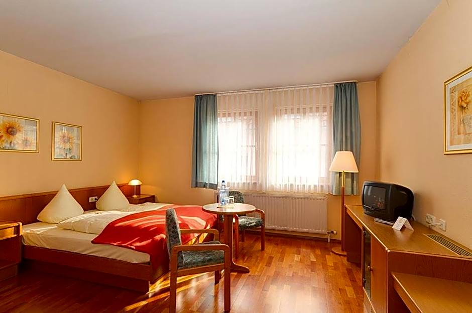 Photo 1 of 4 of Double Room