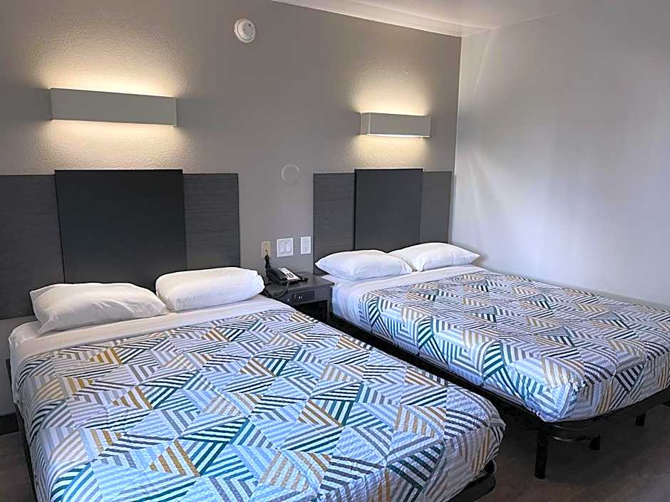 Motel 6 Denton, TX - UNT