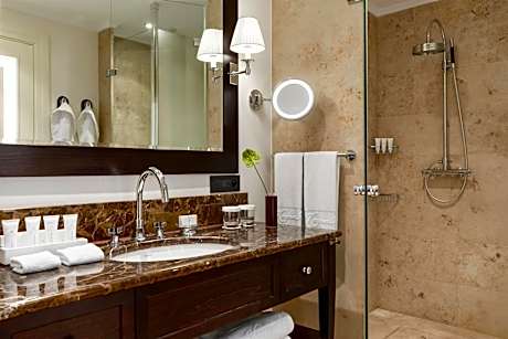 Lake View Junior Suite
