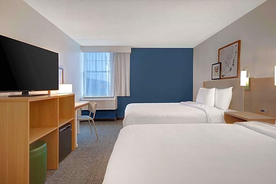 Spark by Hilton Rochester University Area